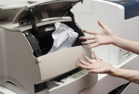 Принтер жує папір